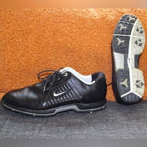 Nike Golf Shoes: Tac Traction